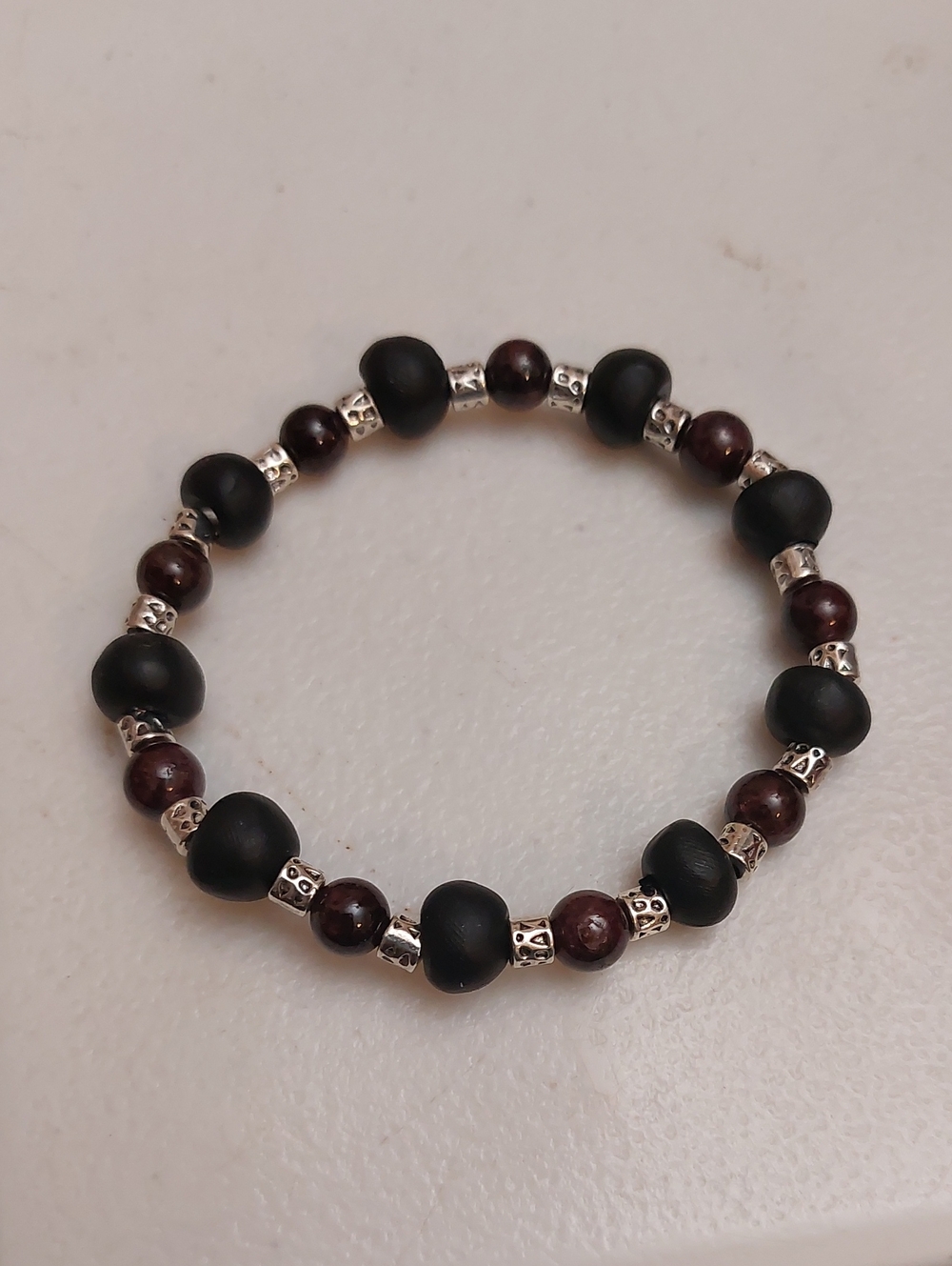 Mixed Media Stretch Bracelet Black Clay Red Garnet Silver Tone Metal 7 Inch